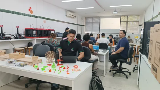 Robótica com Arduino/Tinkercad — Piranhas, 17/10/2024